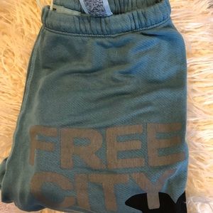 Free city pants